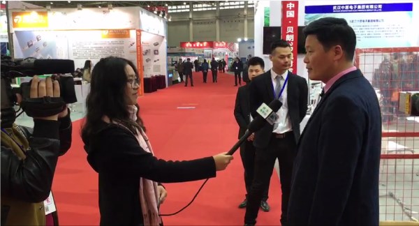 湖北省电视台记者采访了贝朗线材成型机厂家王